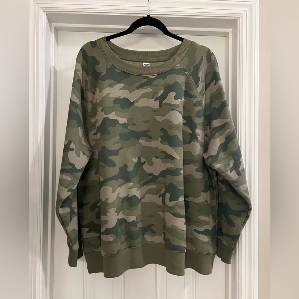 Old Navy Women’s Camouflage Sweatshirt 2XL NWOT